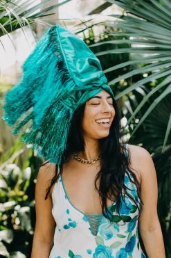 Fringe Co Party Wraps Teal Metallic With Teal Tinsel Fringe Party Wrap