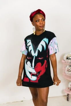 Fringe Co Kiss Iridescent Sequin Sleeve Party Tee Party Tees