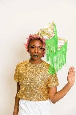 Fringe Co Party Wraps Gold Metallic With Green Fringe Party Wrap