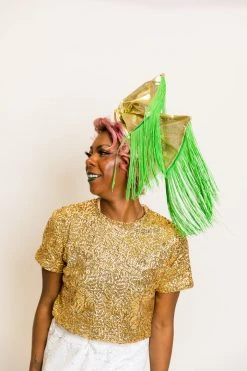 Fringe Co Party Wraps Gold Metallic With Green Fringe Party Wrap